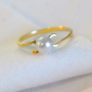 Vintage Pearl Solitaire