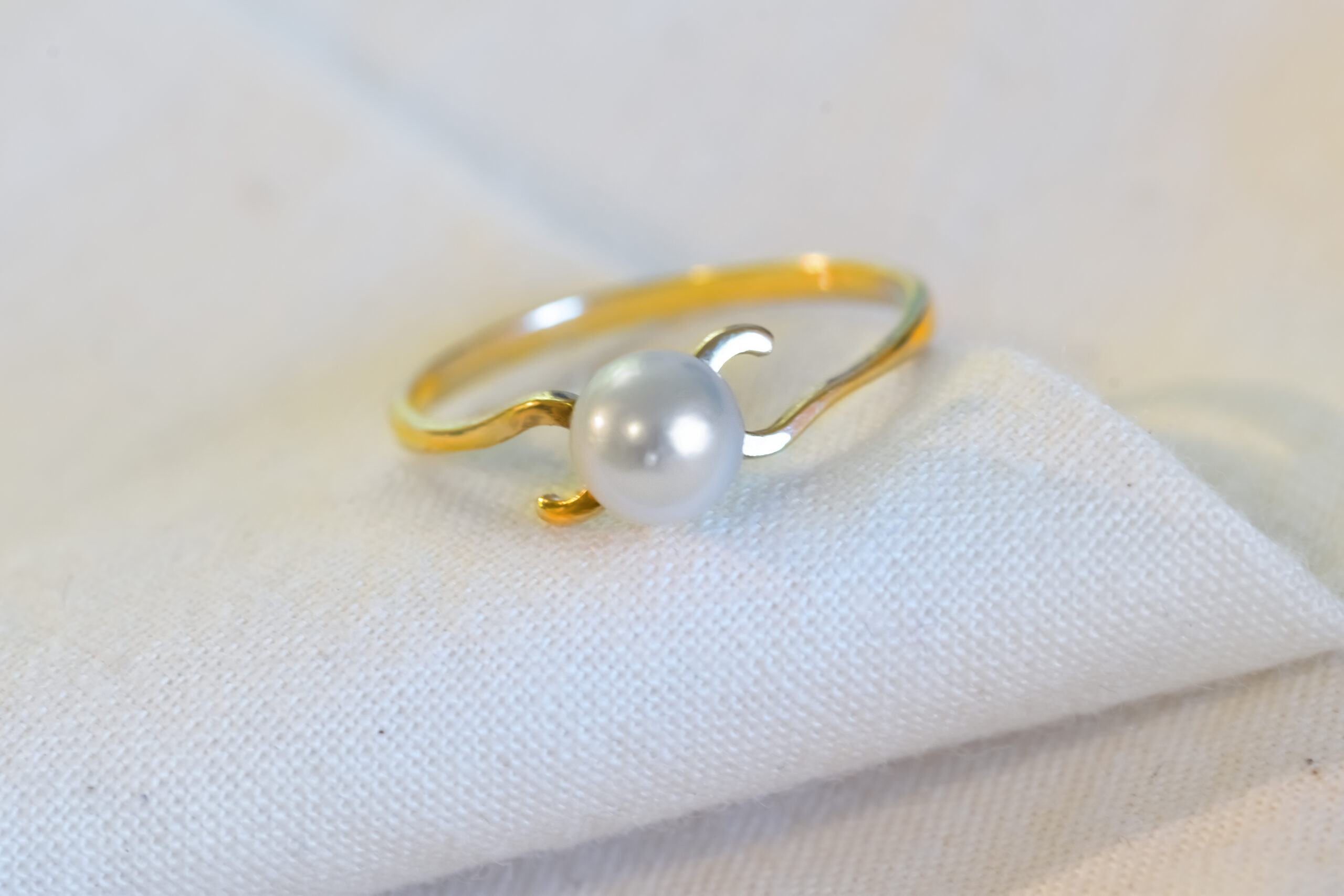 Vintage Pearl Solitaire