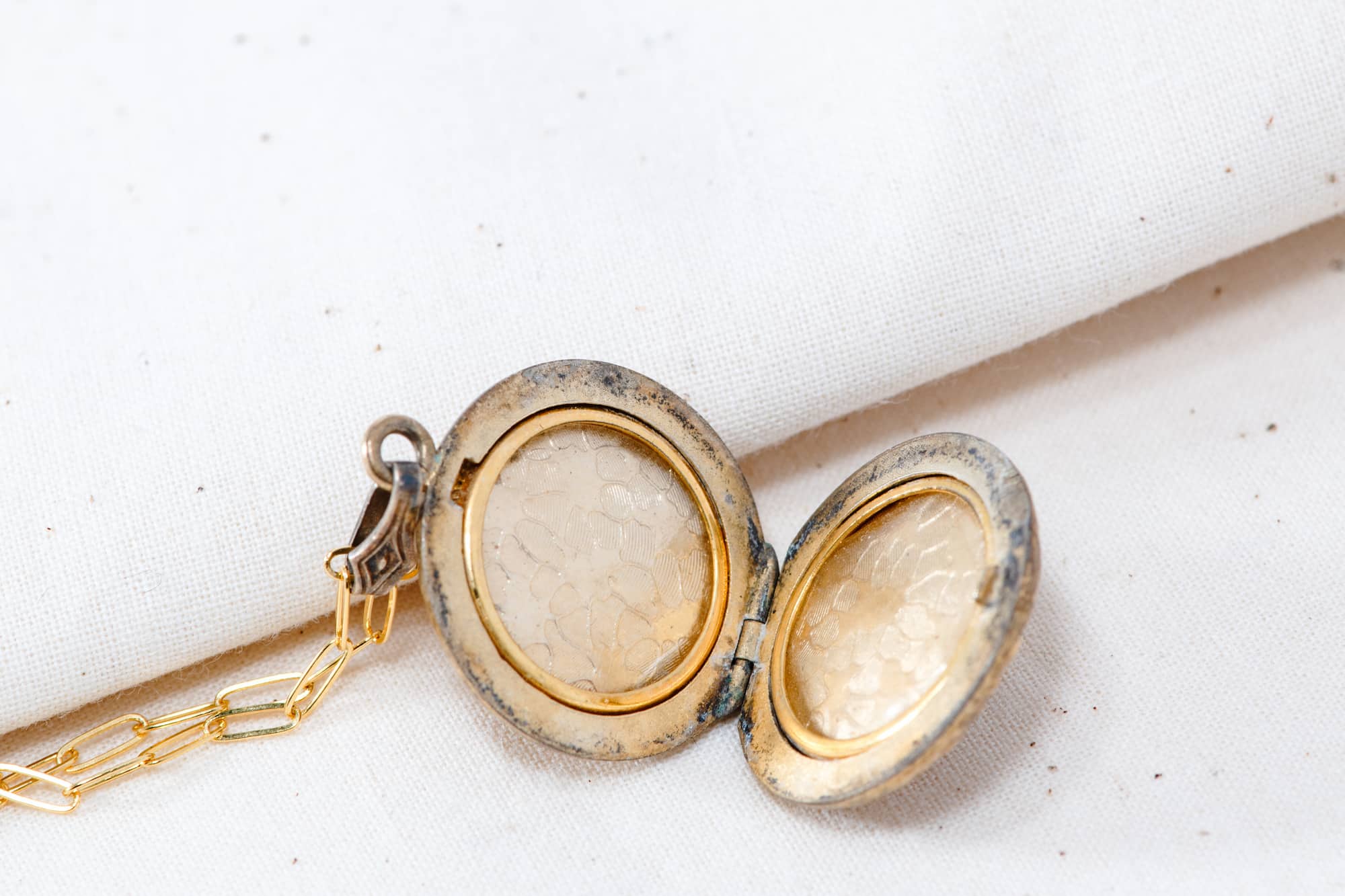 Antique Victorian Locket - Image 3