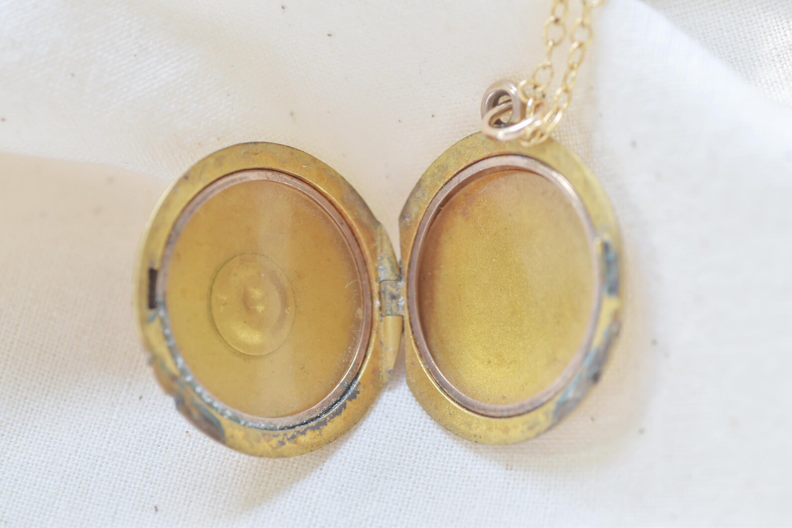 Victorian Monogram Locket "IHL" - Image 2