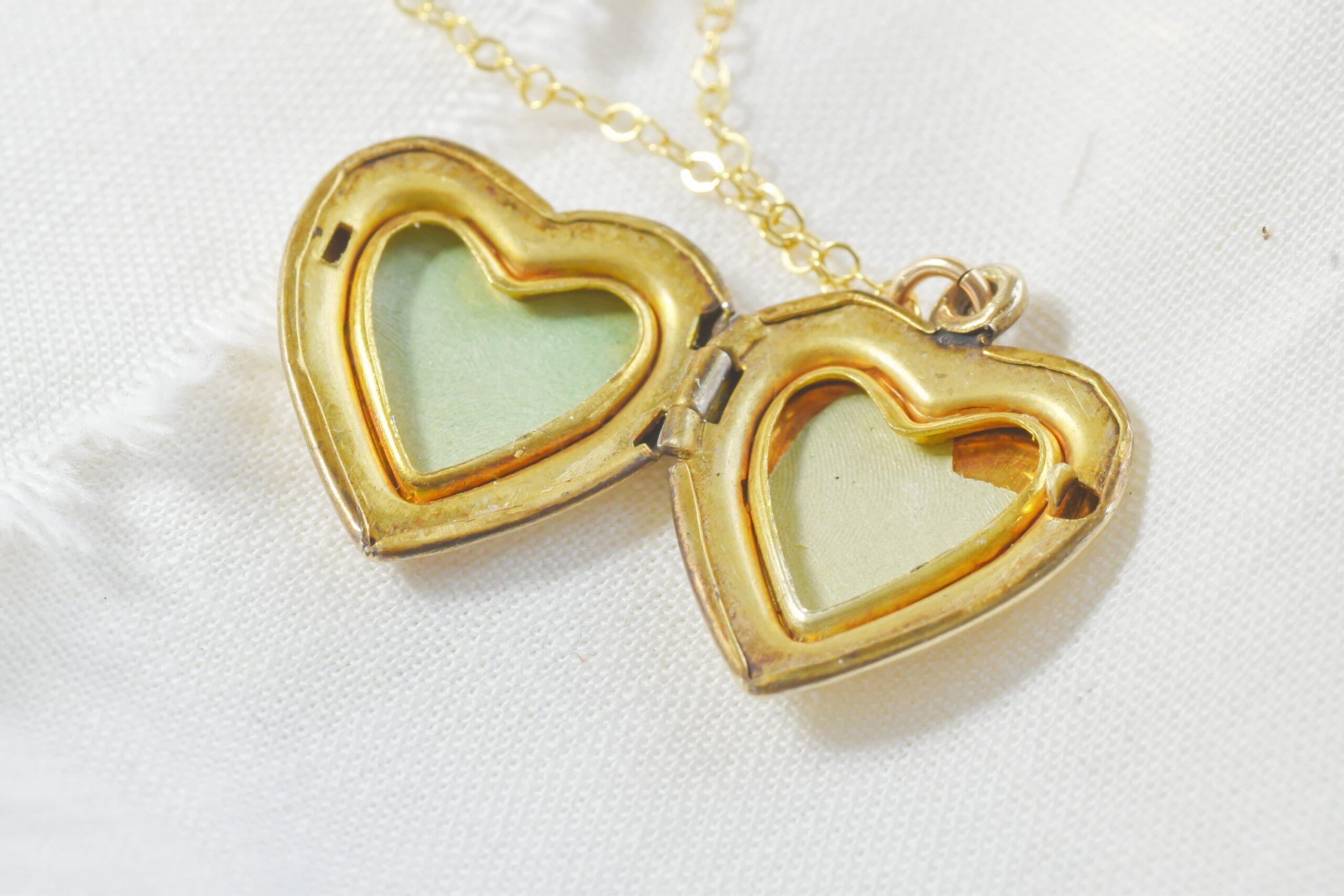 Vintage Heart Locket - Image 5
