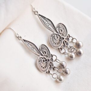 Vintage Earrings Dangle Fleur De Lis Filigree Drop Earrings Antique Style Silver Earrings Estate Wedding Jewelry Bridesmaid Gifts for Her